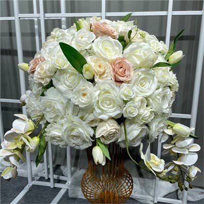 Pretty Flower Centerpieces