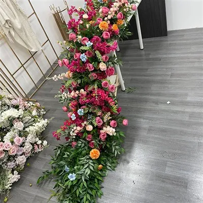 Efterfølgende kunstige blomsterbordløber